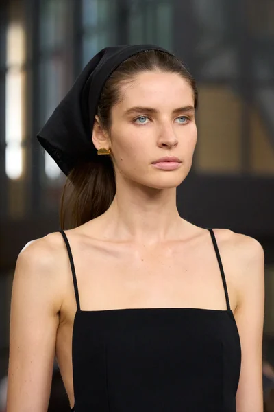 Look 7